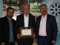 Yazar Mustafa Özçelik TYB Konya’da konuştu: Batılı formla yerli edebiyat olmaz