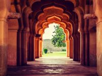 Bilal Kemikli Sufi Şairin İzinde: Şiir ve Hikmet