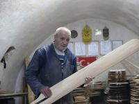 Şanlıurfa’da 600 Yıllık Dükkânda Fırın Küreğine Devam