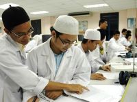 İslamcı Partiler Demokrasiyi Güçlendiriyor