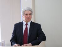Prof. Dr. Nâzım H. Polat: Edebiyat Tarihçiliği ve Prof. Dr. M. Orhan Okay