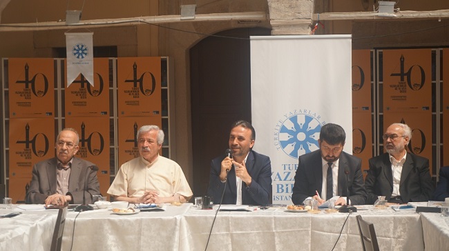 01-002.jpg 01-002.jpg