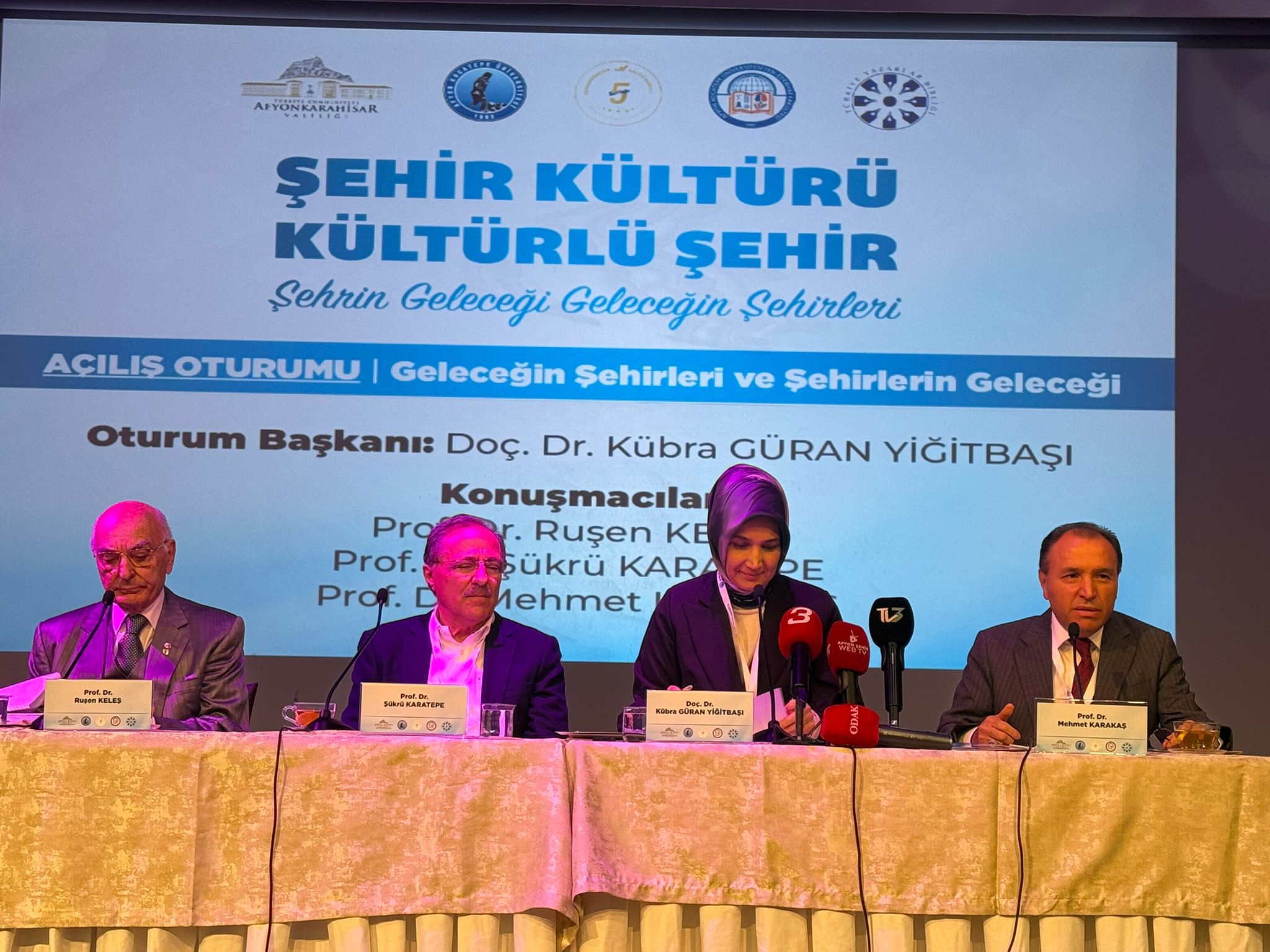 1-açiliş-oturumu.jpg