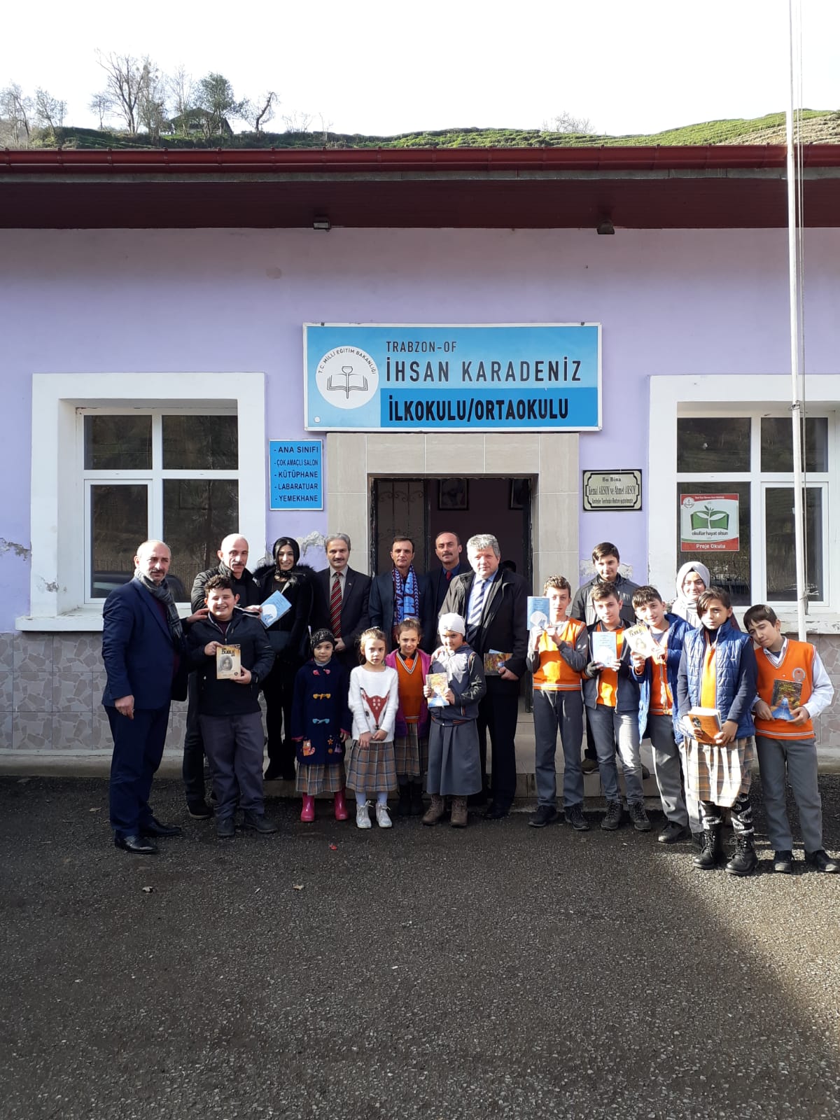 10.01.2019-trabzon-of-ilcesi-ihsan-karadeniz-ikogretim-okulu-prog.-engin-bulbul,-hasim-aykurt-ile-tyb-(2)-001.jpg