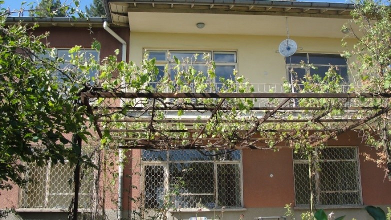 19-002.jpg 19-002.jpg