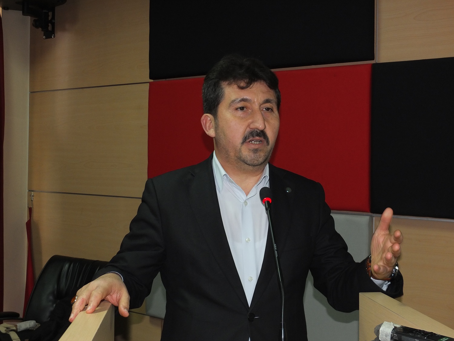 Prof. Dr. Musa Kazım Arıcan 3-053.jpg
