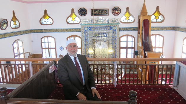 5-orhan-camiinde-hafiz-hasan-colak-2014,-servet-sezgin.jpg