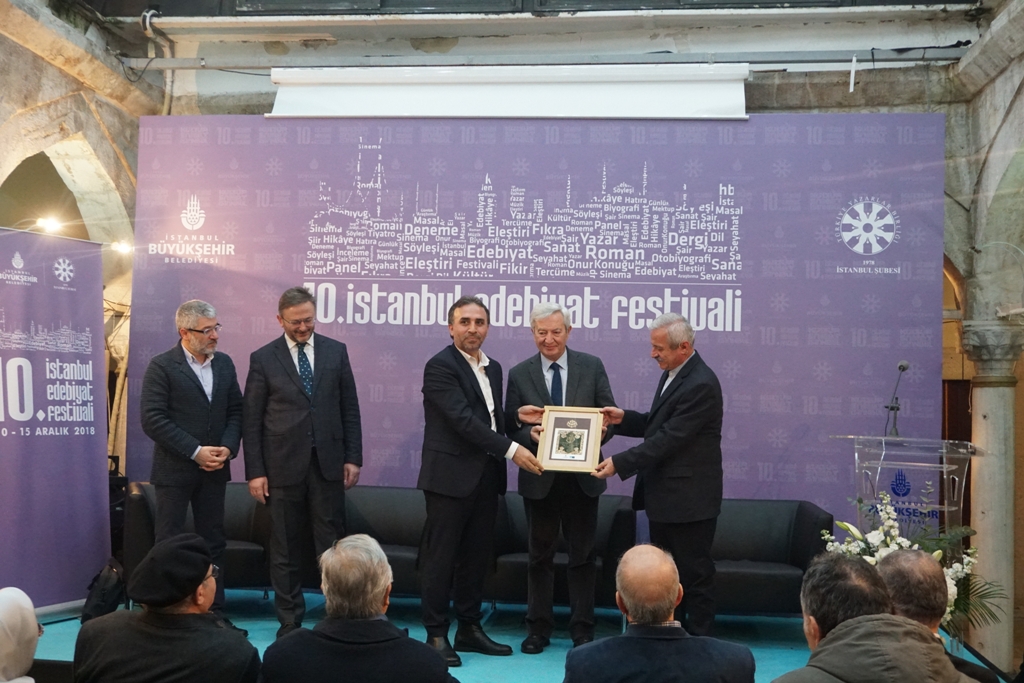 besir-ayvazoglu-oturumu--3.jpg besir-ayvazoglu-oturumu--3.jpg