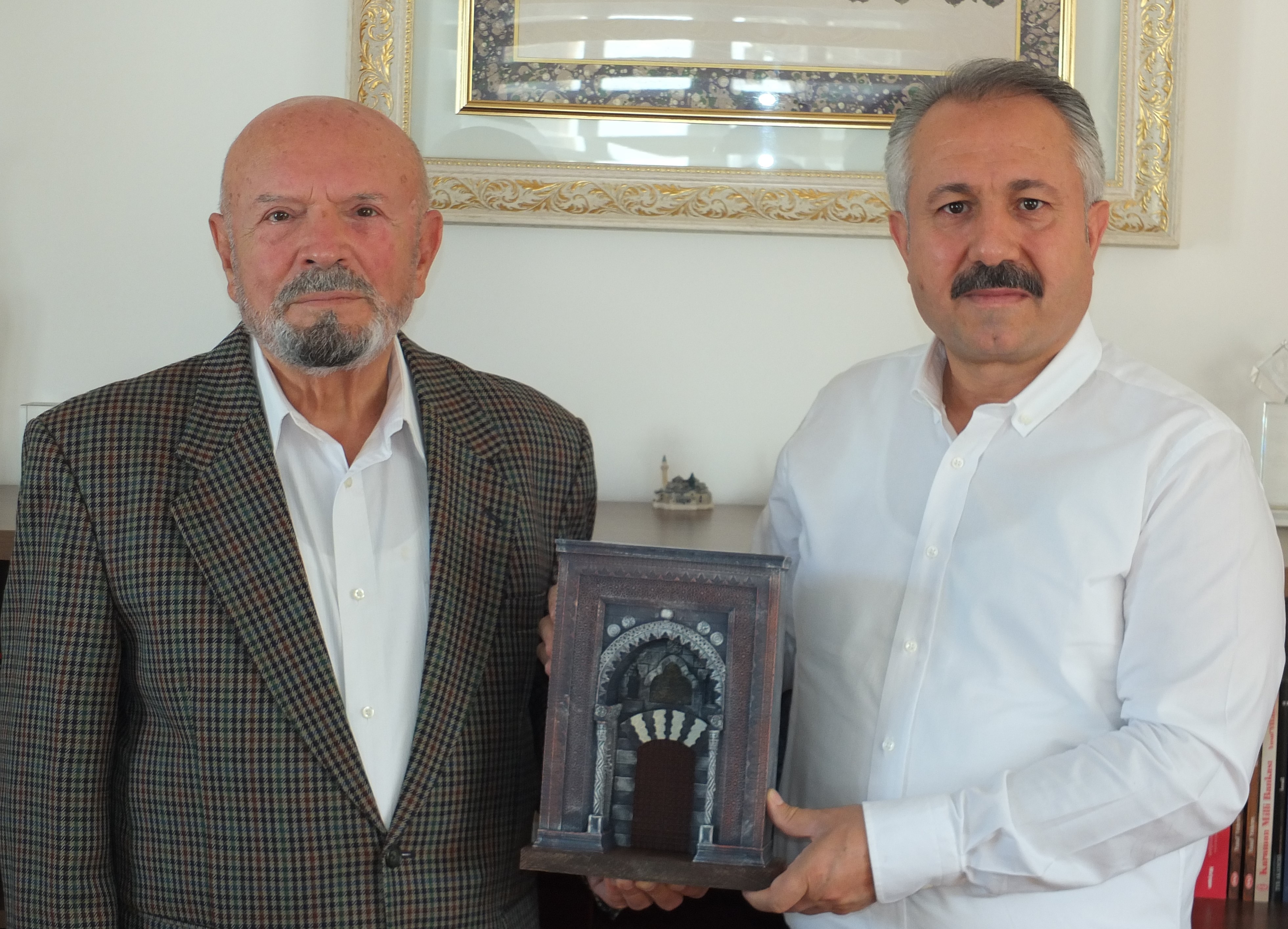 bir-sehre-sehrengiz-yazmak-5.jpg bir-sehre-sehrengiz-yazmak-5.jpg