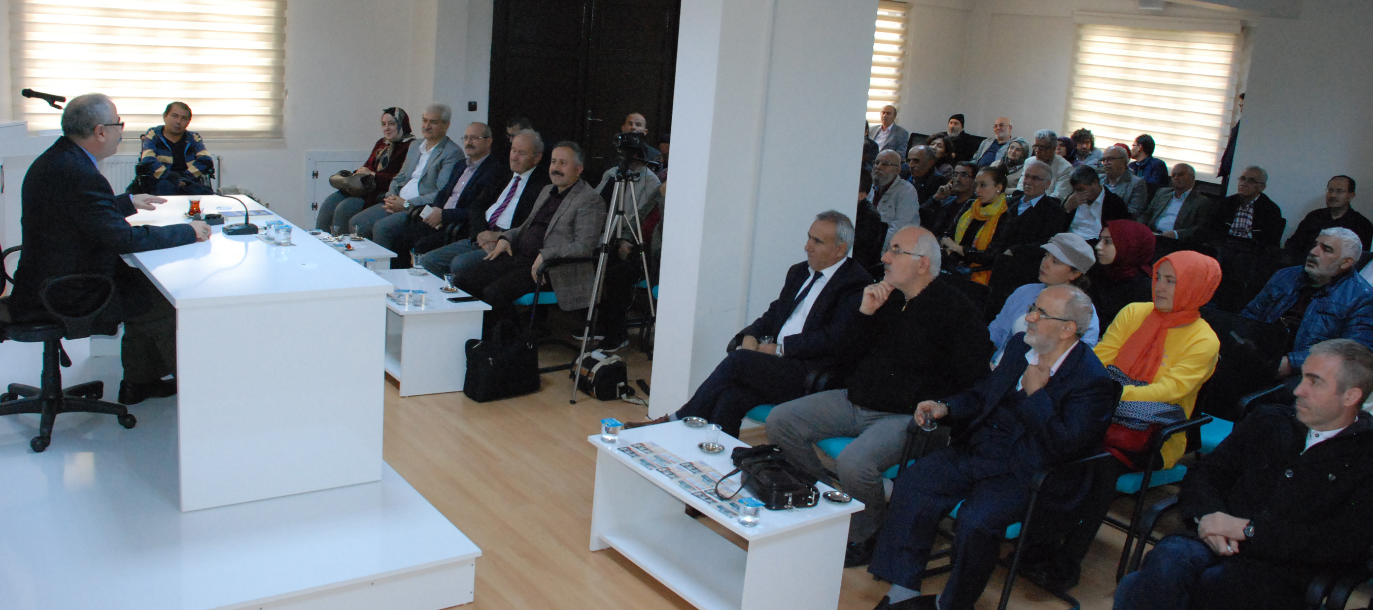 edebiyatimizda-mizah-4.jpg edebiyatimizda-mizah-4.jpg