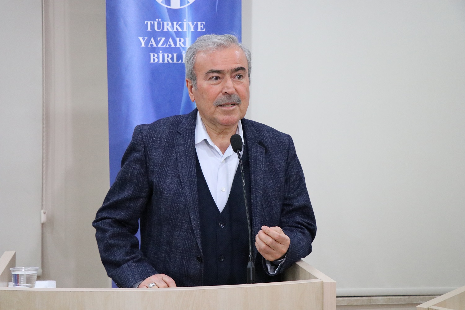 Dr. Nazif Öztürk
