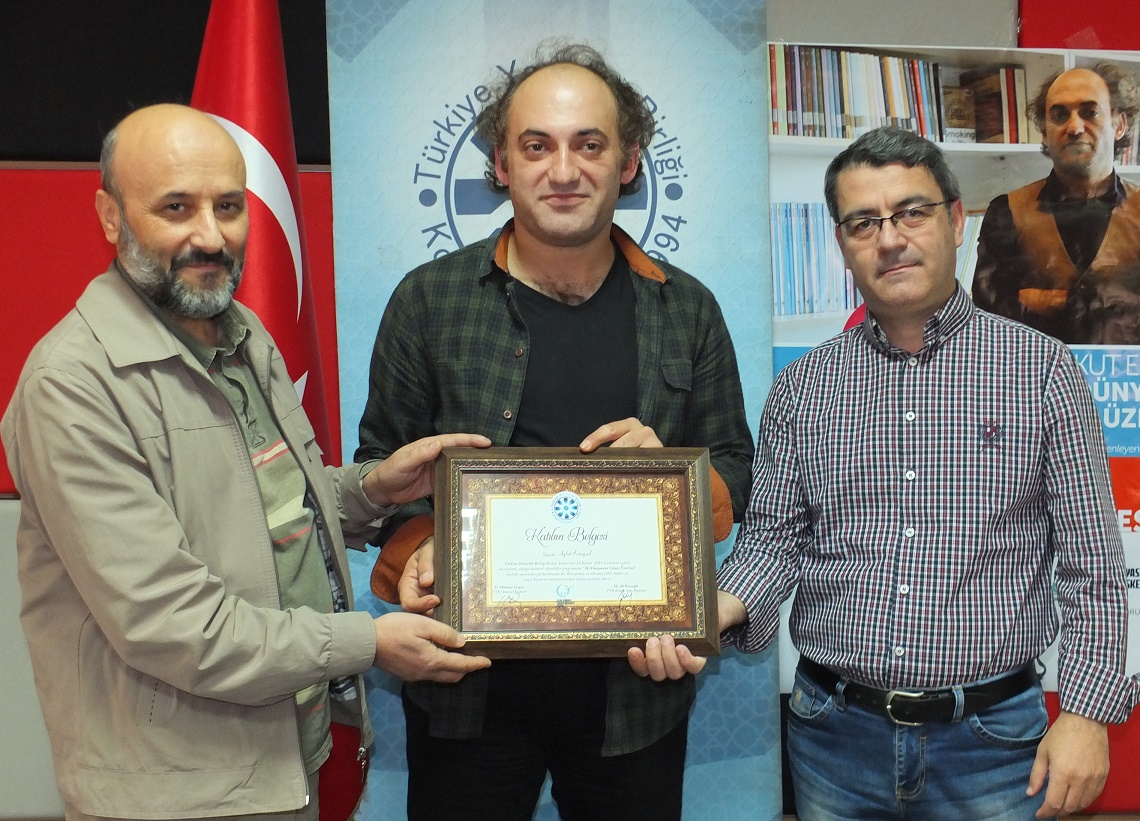 plaket-takdimi.jpg plaket-takdimi.jpg