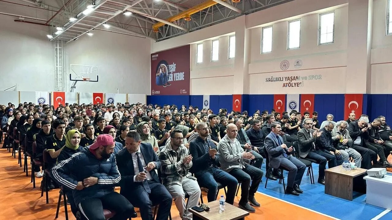 refahiye-degerler-uzerine-soylesi.jpg