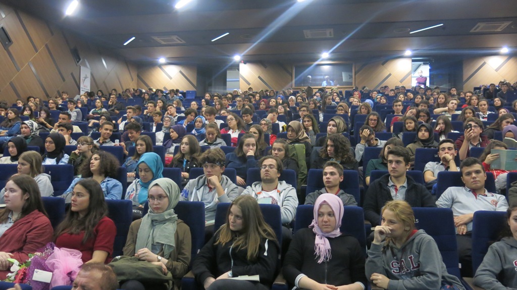 sakaryali-ogrenciler-soylesi-(4).jpg