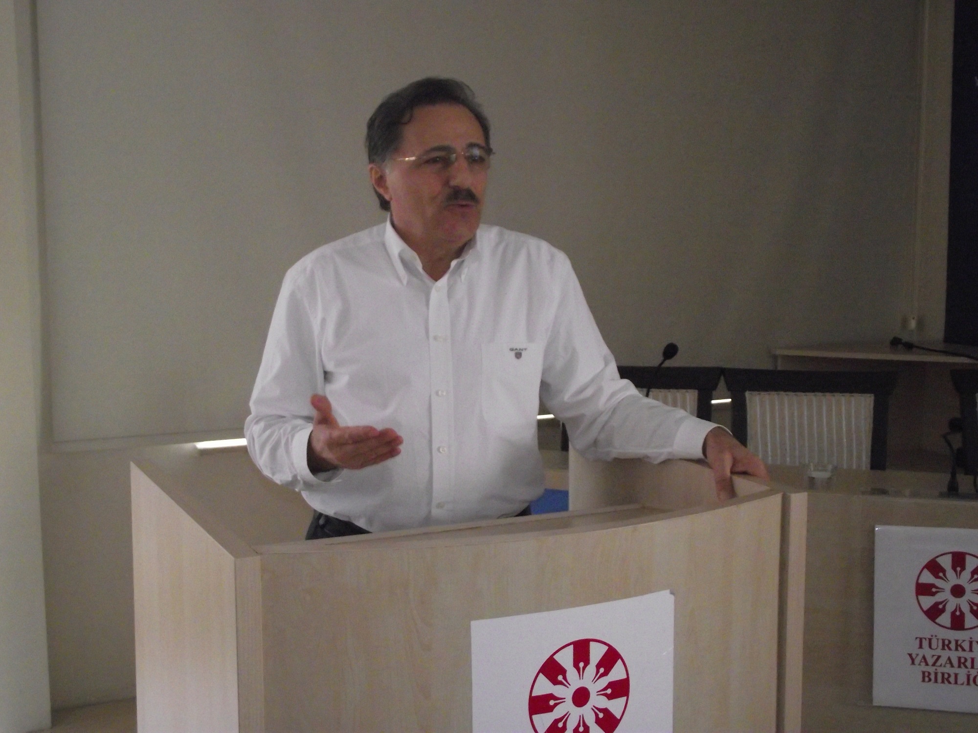 1743536_10152303030129851_559400285_n