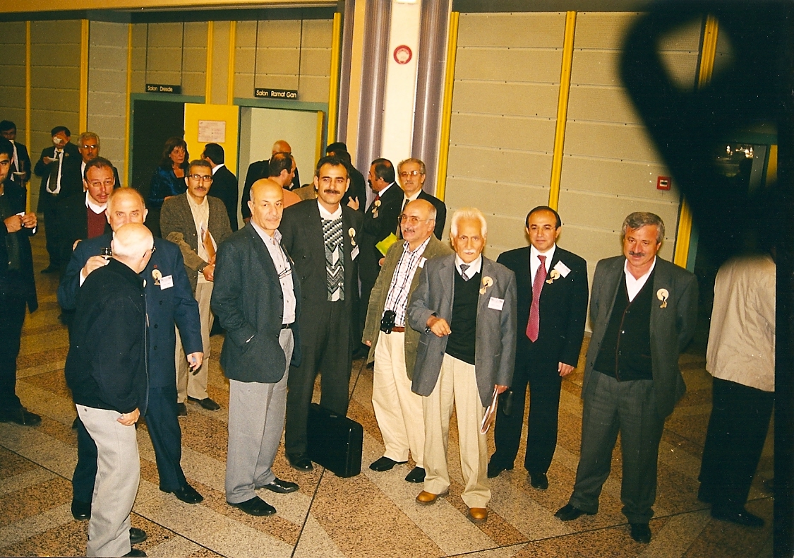 strazburg,-2003-metin-onal-mengusoglu,-vahab-akbas,-bahattin-karakoc,--d.-mehmet-dogan.-arkada-mustafa-miyasoglu.jpg