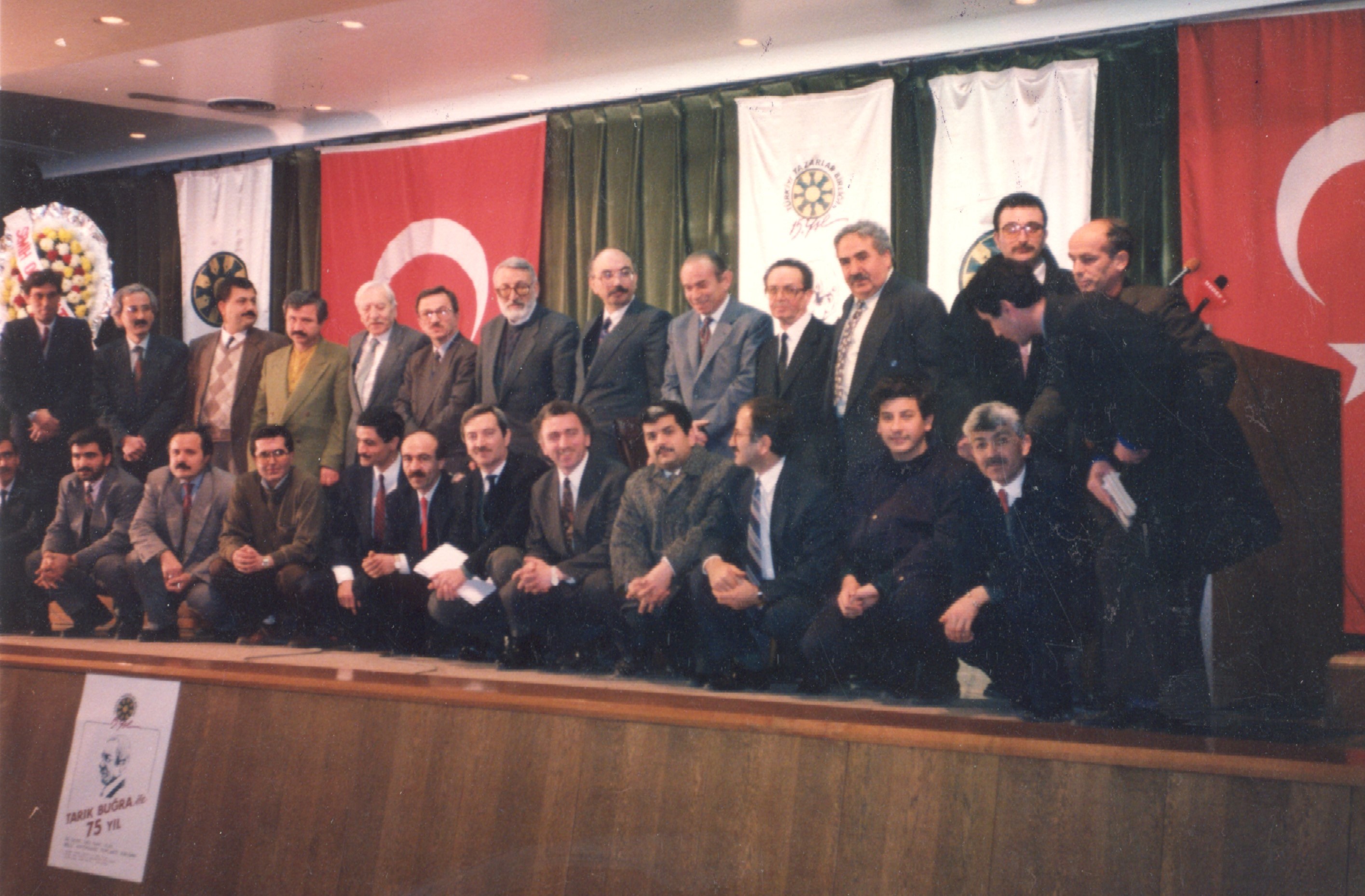 tarik-bugra-ile-75-yil-programi-katilimcilari.jpg