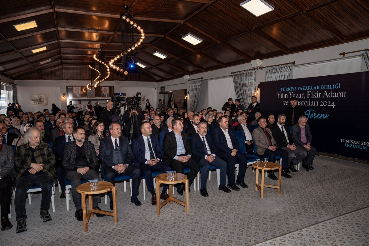 turkiye-yazarlar-birligi-tyb-quot-2024-yili-yazar-fikir-adami-ve-sanatcilari-odulleri-quot-erzurum-039-da-817634.jpg turkiye-yazarlar-birligi-tyb-quot-2024-yili-yazar-fikir-adami-ve-sanatcilari-odulleri-quot-erzurum-039-da-817634.jpg